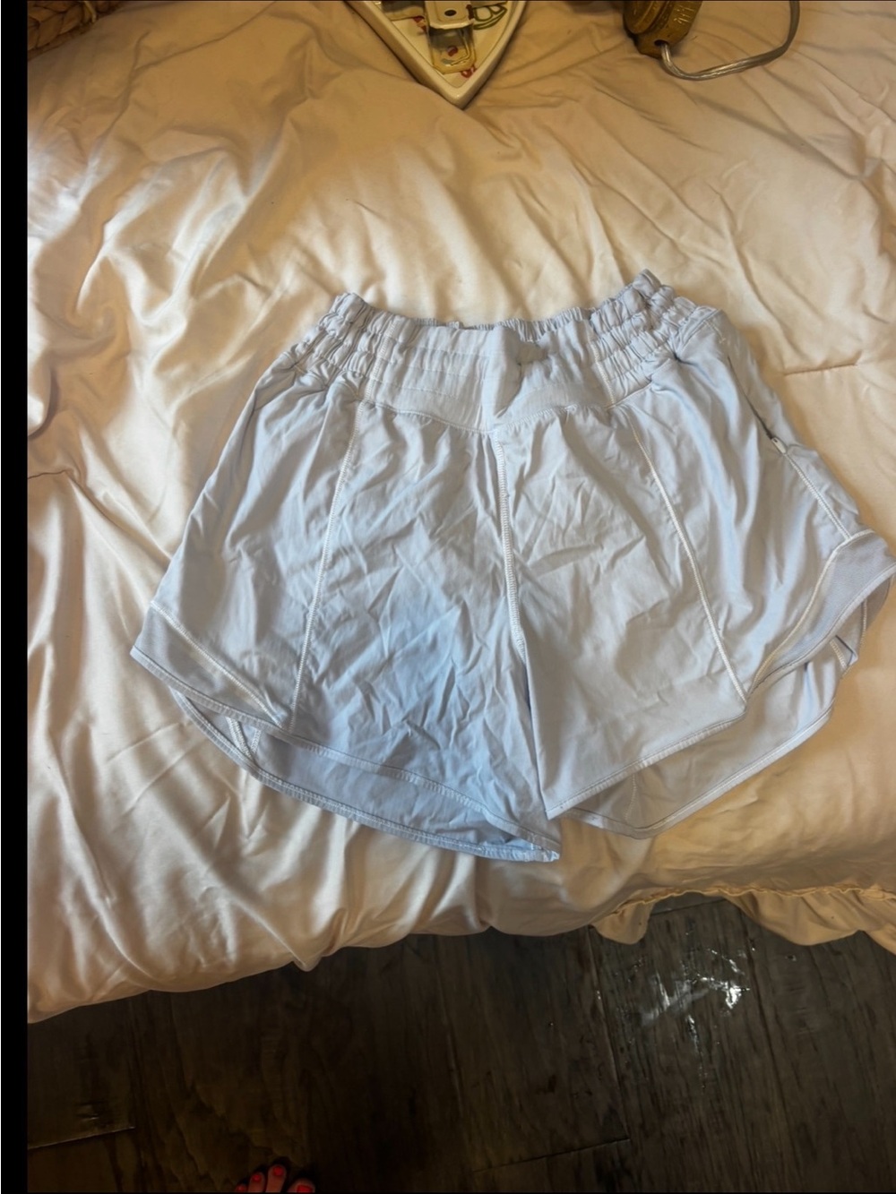 Lululemon Women’s white Athletic Shorts size 6